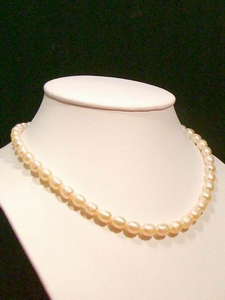 Collier perle d`eau douce rose ovale