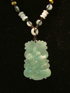 Collier jade signe chinois lapin