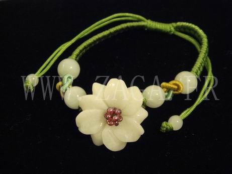 Bracelet jade fleur