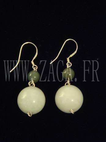 Boucles d`oreille jade boules blanches