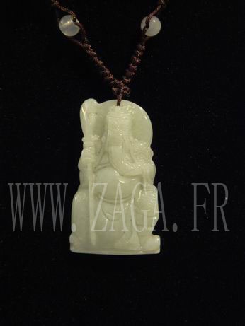 Collier jade dieu de protection