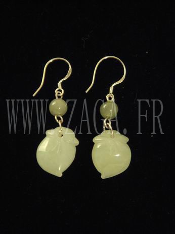 Boucles d`oreille jade p&ecirc;ches de longivit&eacute;