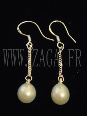 Boucles d`oreille perles de culture pendantes