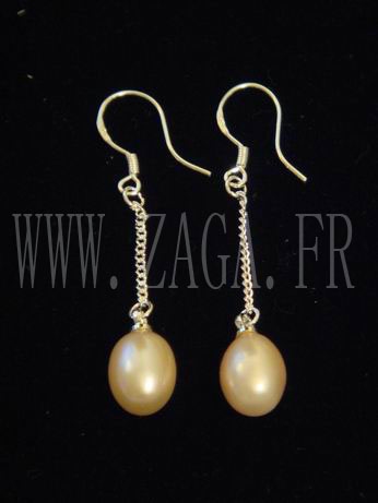 Boucles d`oreille perles de culture pendantes roses