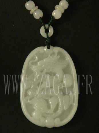 Collier jade m&eacute;daillon dragon