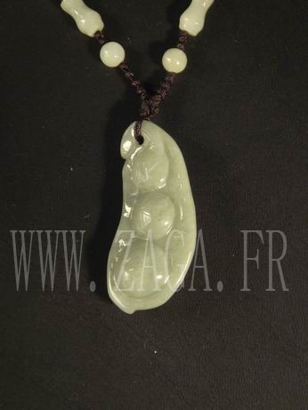 Collier jade haricot