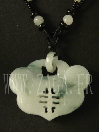 Collier jade serrure de protection