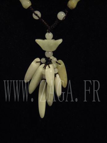 Collier jade piments