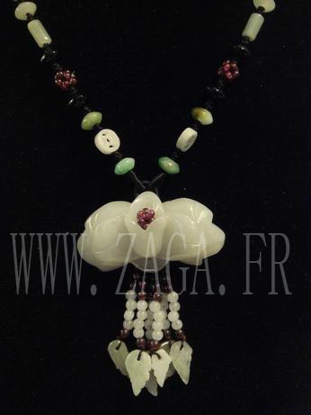 Collier jade fleur de lotus