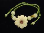 Bracelet jade fleur