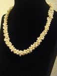 Collier perles de culture blanches torsad&eacute;