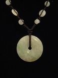 Collier jade m&eacute;daillon de protection
