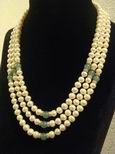 Collier perles de culture et jade trois rangs