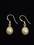 Boucles d`oreille perles de culture pendantes