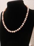 Collier en trois couleurs perles 8-9mm presque rondes