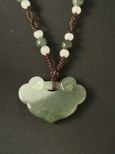 Collier jade serrure de protection