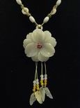 Collier jade fleur