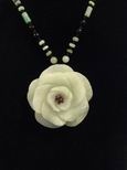 Collier jade gande rose